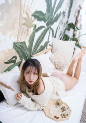 美女邻居在线_BD英语高清完整版播放