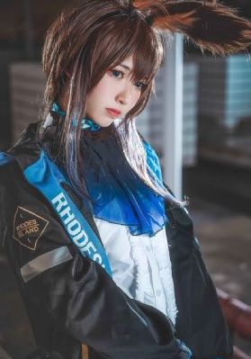 将军掀开她的乳罩揉捏她的胸_高清电影-免费完整版